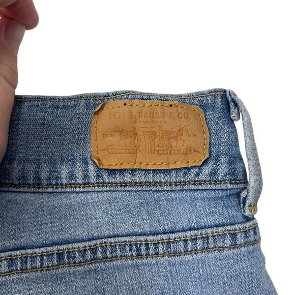 Levi's San Francisco high rise  Denim Shorts Red Tab Size 8 - Picture 12 of 16